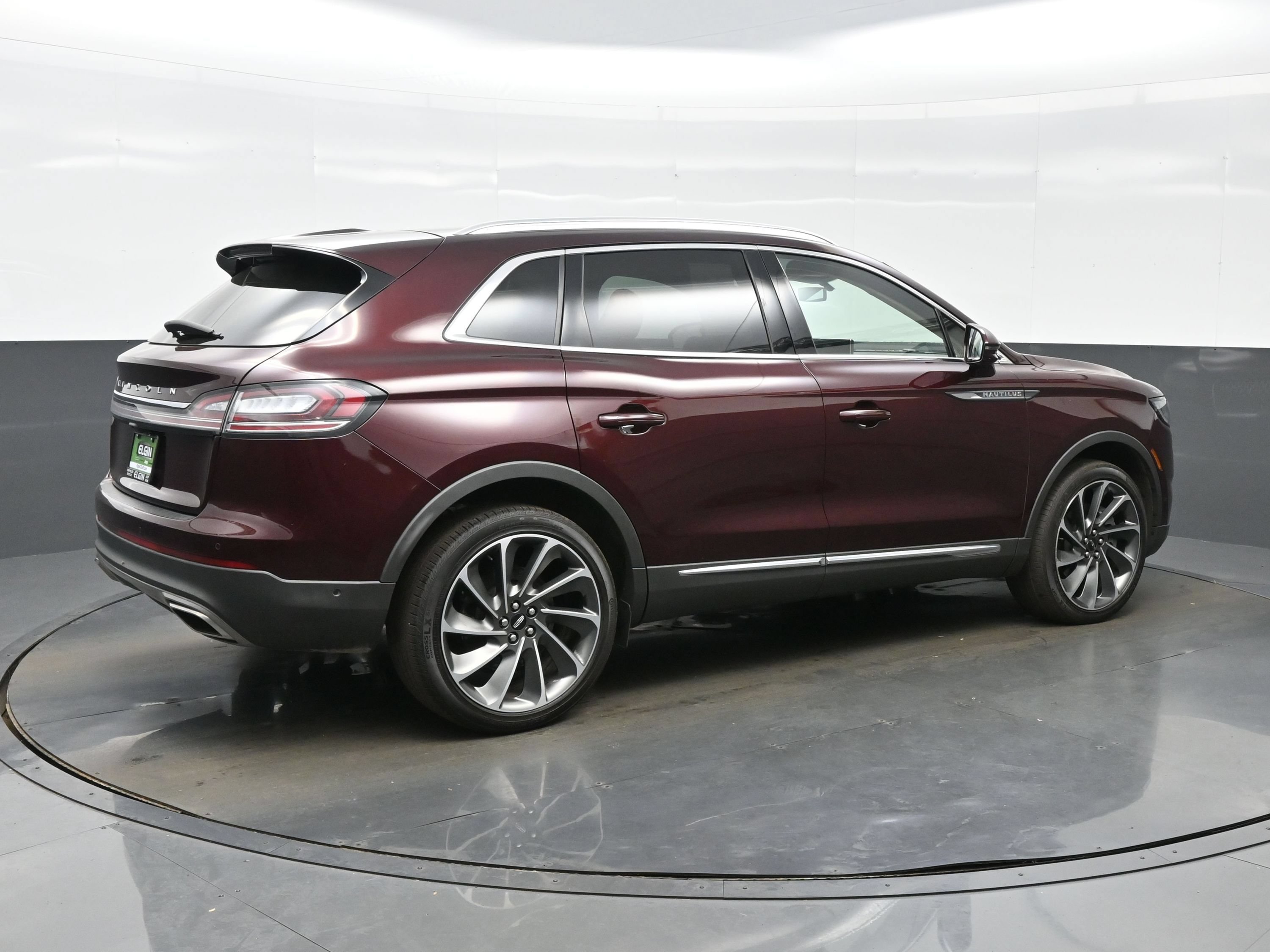 Used 2023 Lincoln Nautilus Reserve w/ Equipment Group 202A AWD/4WD image 6