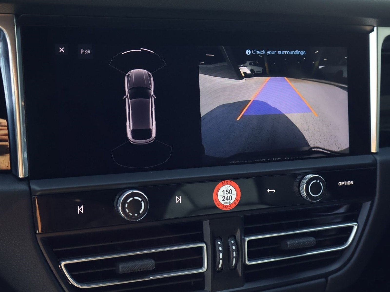 Certified 2024 Porsche Macan S AWD/4WD image 12