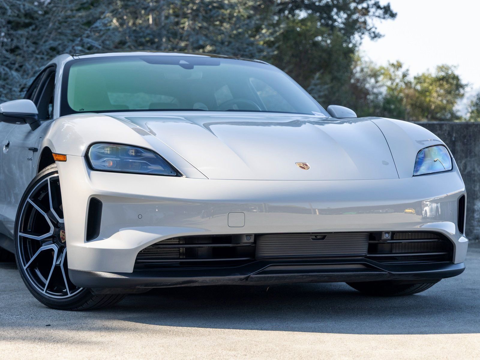 Used 2025 Porsche Taycan 4S image 9