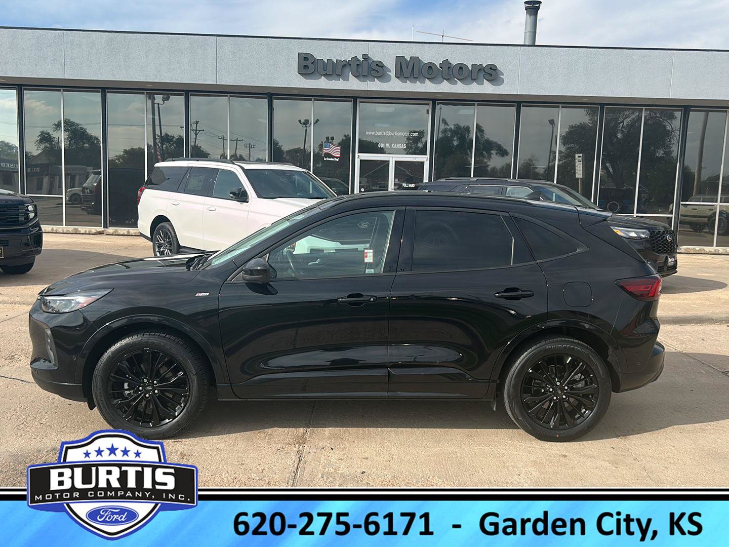 Used 2024 Ford Escape ST-Line Elite w/ Premium Technology Package AWD/4WD image 1