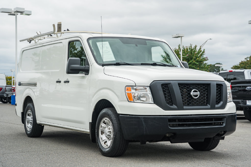 Used 2021 Nissan NV 2500 SV RWD image 1