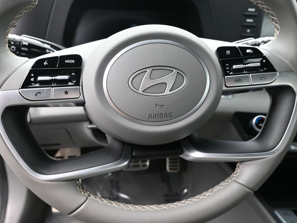 Certified 2025 Hyundai Elantra Sport image 22