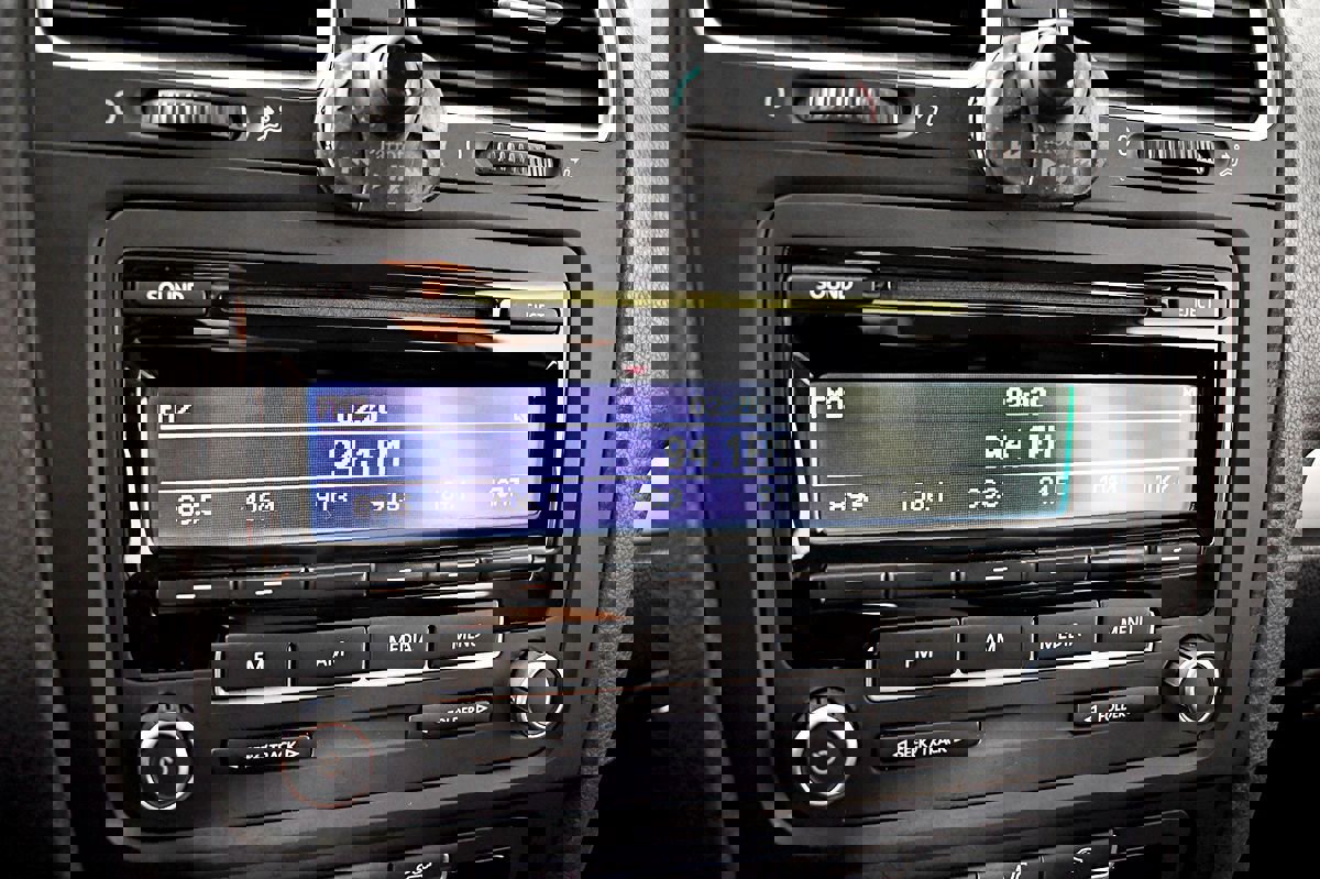 Used 2014 Volkswagen Golf 4-Door image 25