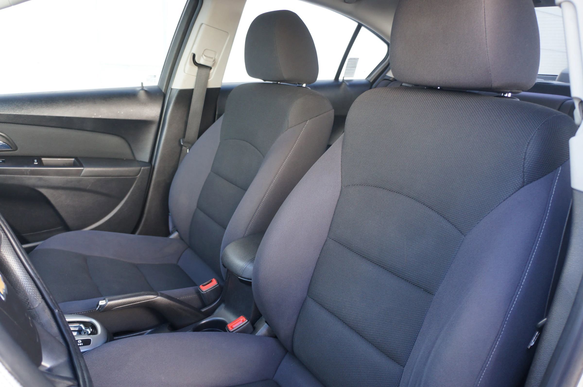 Used 2015 Chevrolet Cruze LT w/ Sun And Sound Package image 22