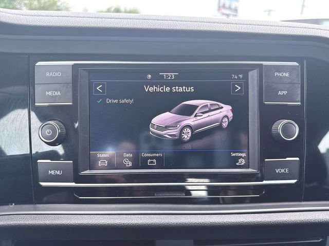 Used 2024 Volkswagen Jetta SE FWD image 13