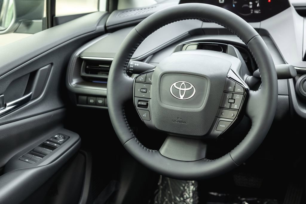 Used 2026 Toyota Prius Plug-In Hybrid image 28