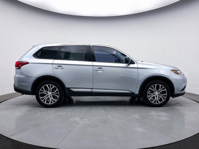 Used 2017 Mitsubishi Outlander ES image 16