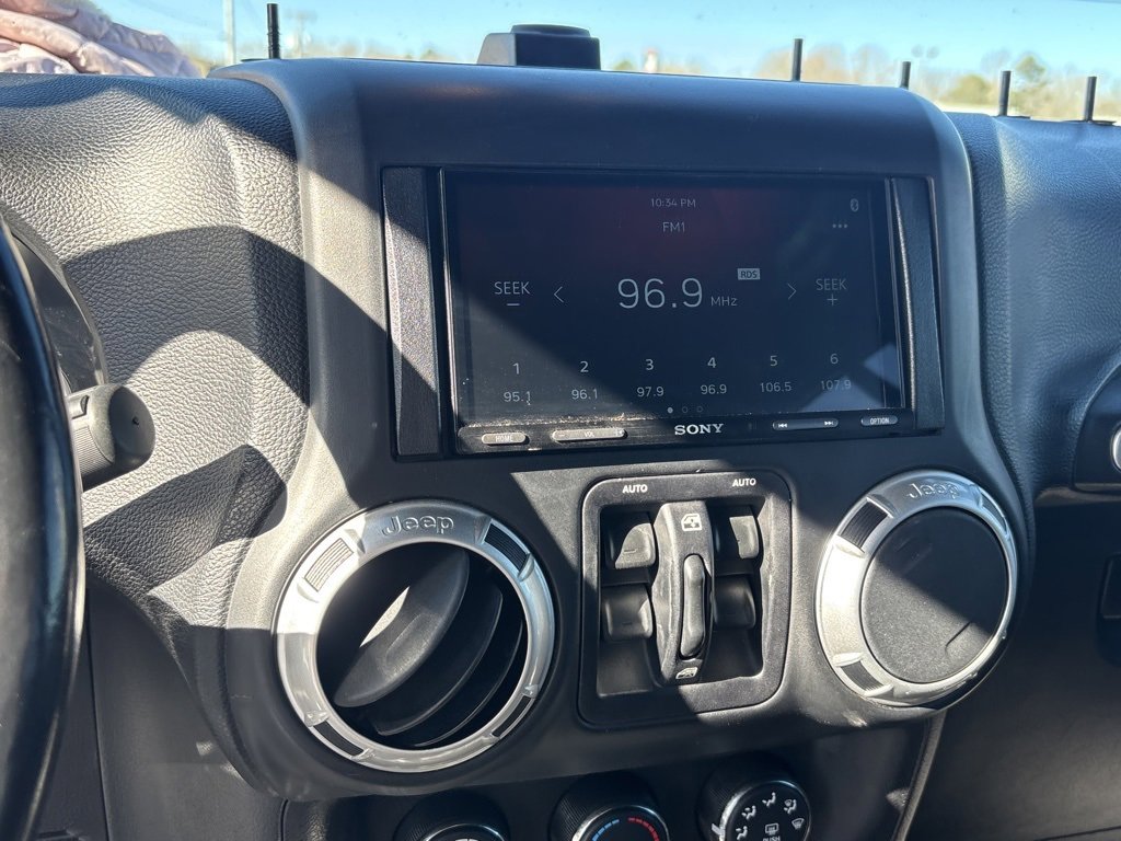 Used 2014 Jeep Wrangler Unlimited Sahara w/ Connectivity Group image 19