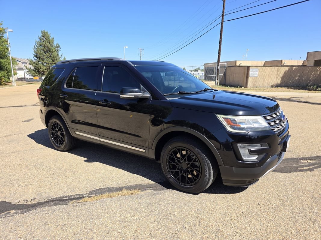 Used 2016 Ford Explorer XLT w/ Equipment Group 202A AWD/4WD image 10