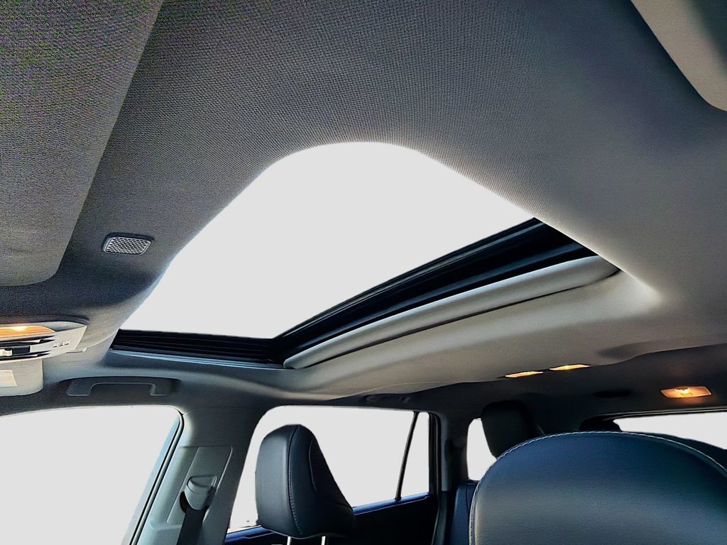 Used 2023 Toyota Highlander Limited image 31