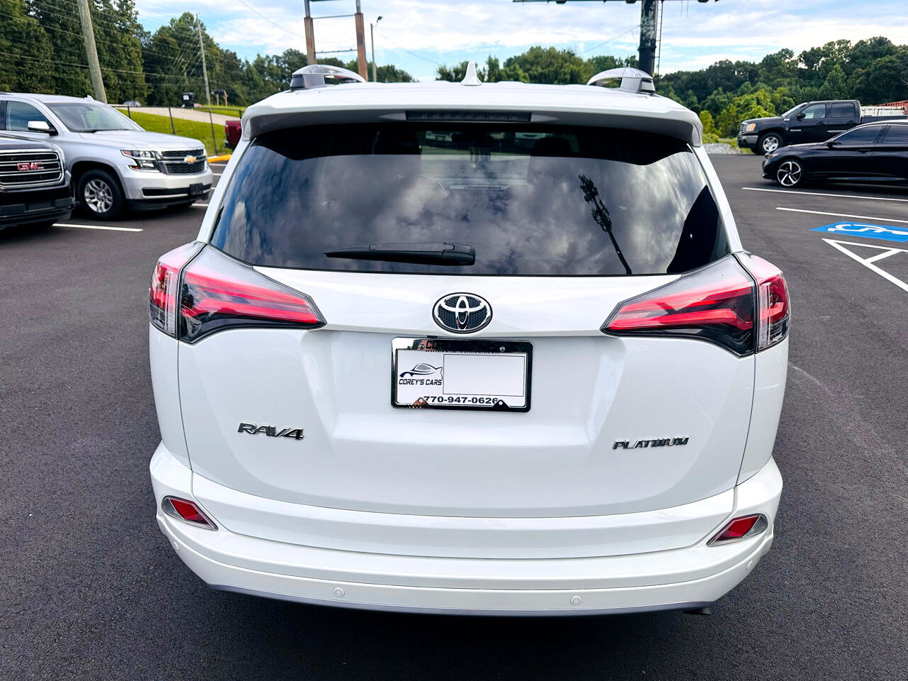Used 2017 Toyota RAV4 Platinum image 4