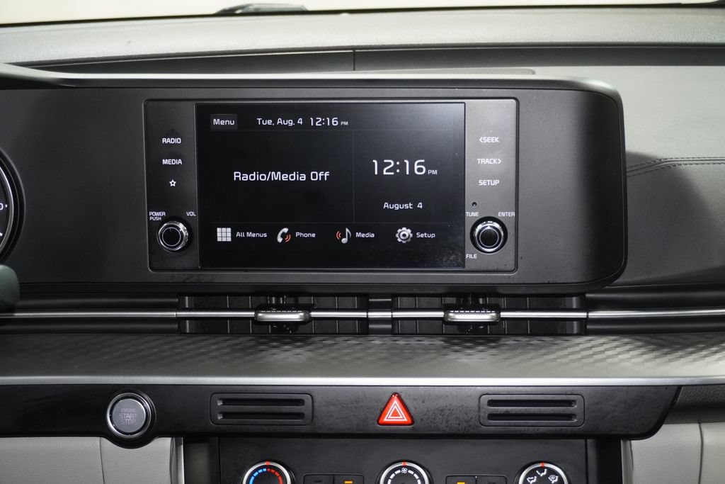 Used 2024 Kia Carnival LX FWD image 19