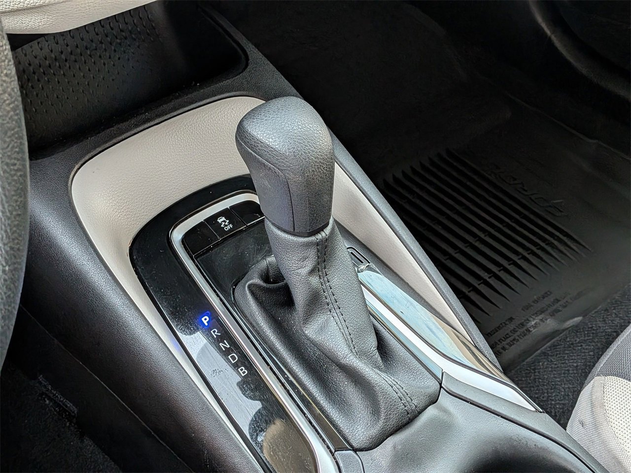 Used 2025 Toyota Corolla LE image 14