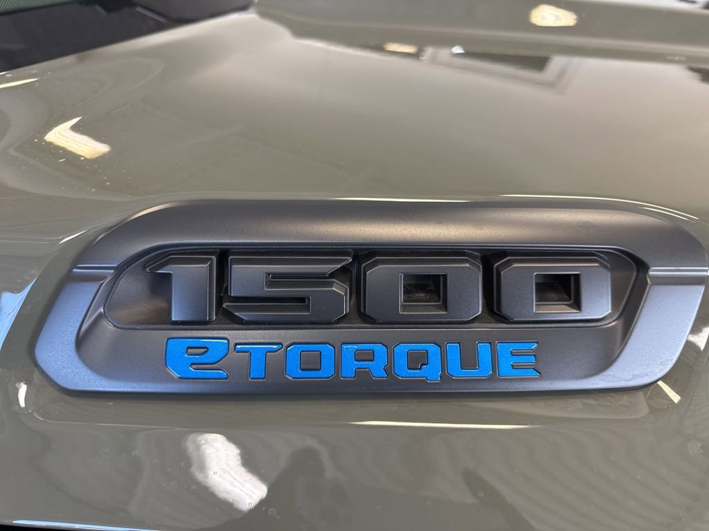 New 2026 RAM 1500 4x4 Crew Cab image 5
