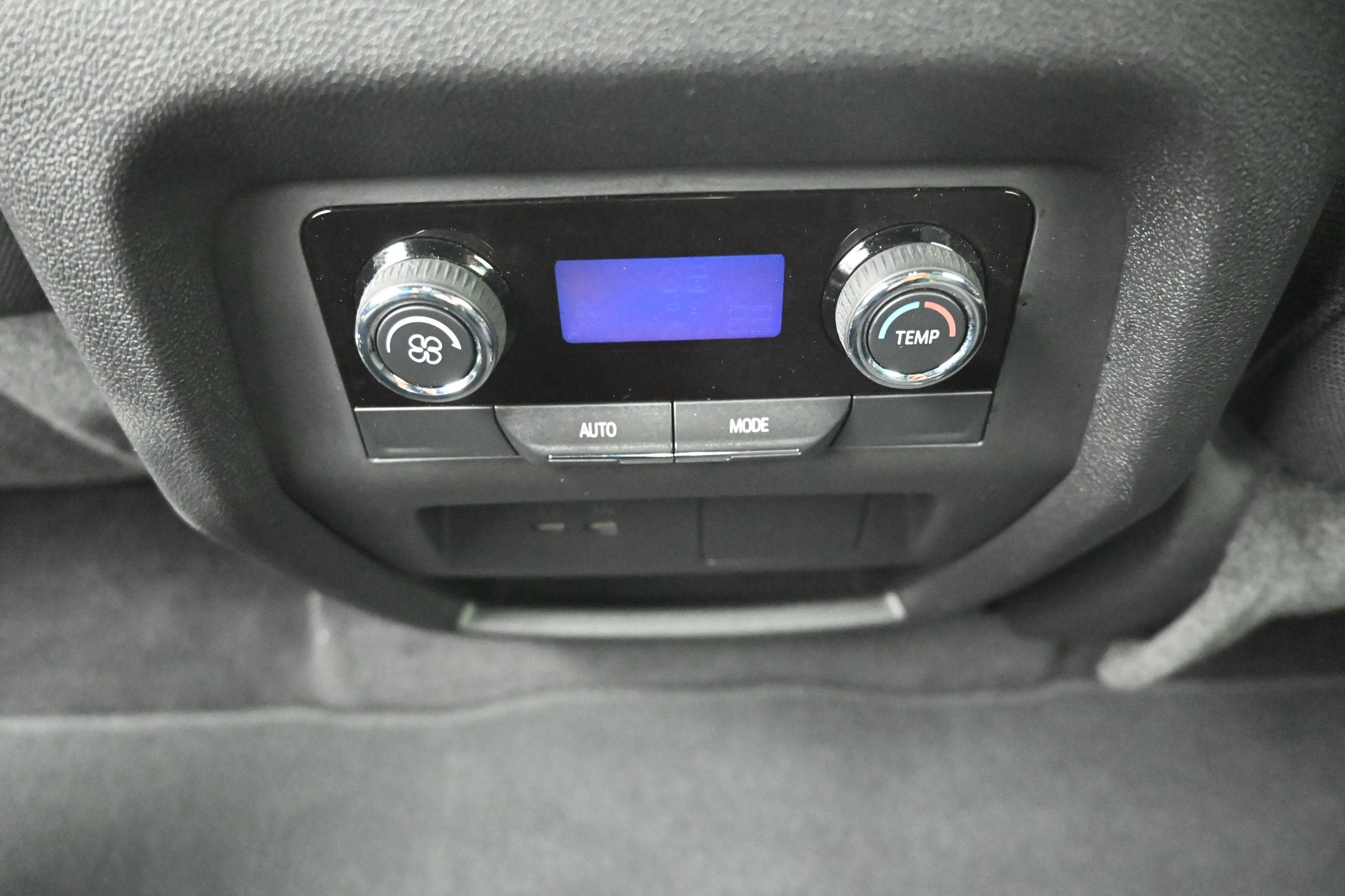 Certified 2025 Chevrolet Traverse LT FWD image 24