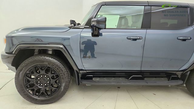 Used 2025 GMC Hummer EV 3X w/ LPO, Illumination Package AWD/4WD image 9