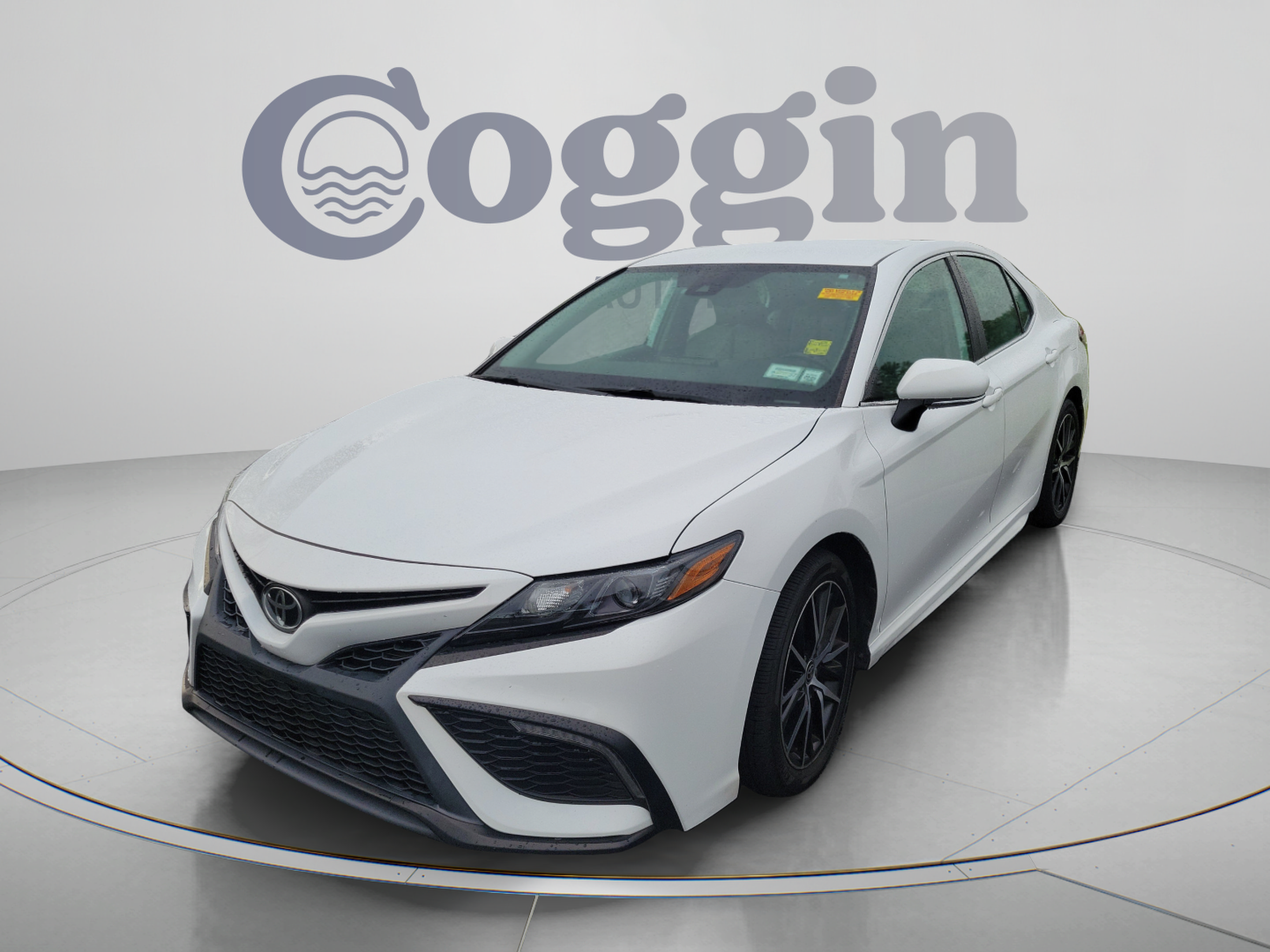 Used 2023 Toyota Camry SE AWD/4WD image 1
