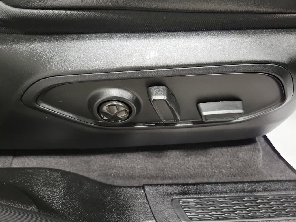 Used 2022 Jeep Grand Cherokee Limited image 27