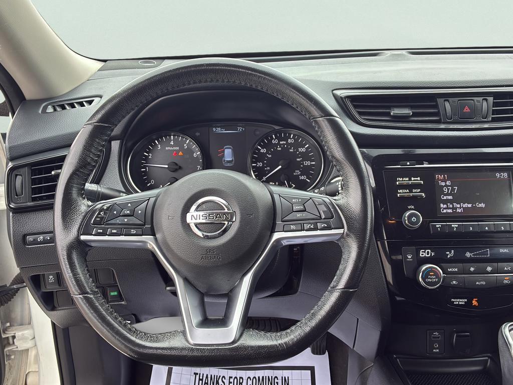 Used 2017 Nissan Rogue SV AWD/4WD image 28