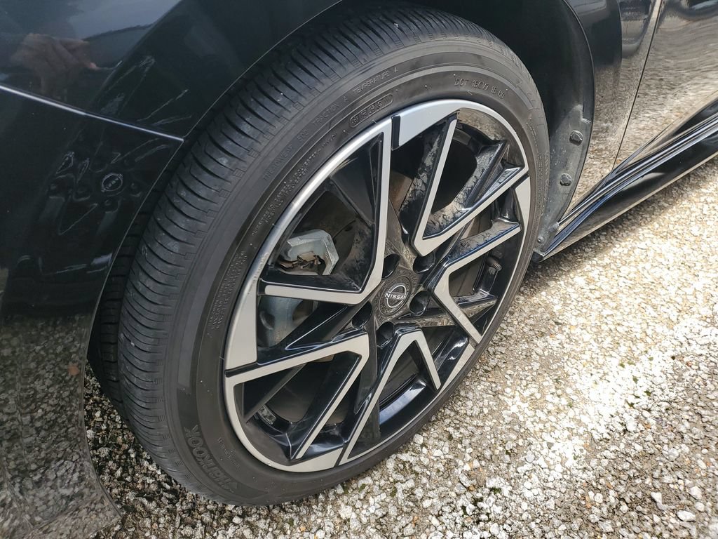 Certified 2025 Nissan Sentra SR w/ SR Premium Package FWD image 7