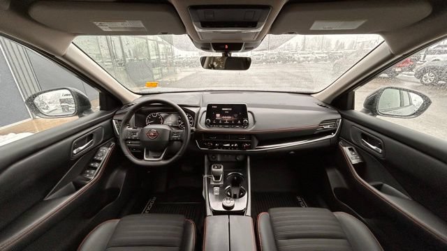 Used 2026 Nissan Rogue SV AWD/4WD image 13