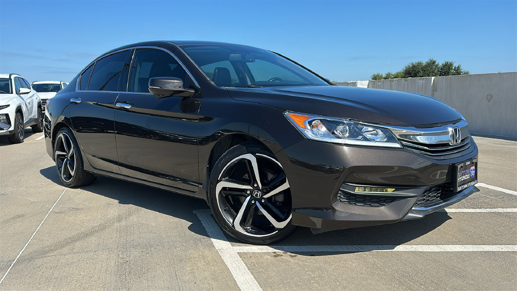 Used 2022 Honda Accord Sport image 6