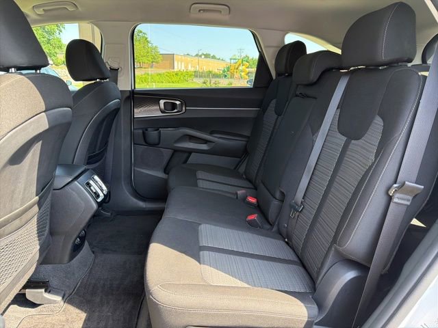 Used 2023 Kia Sorento LX FWD image 25