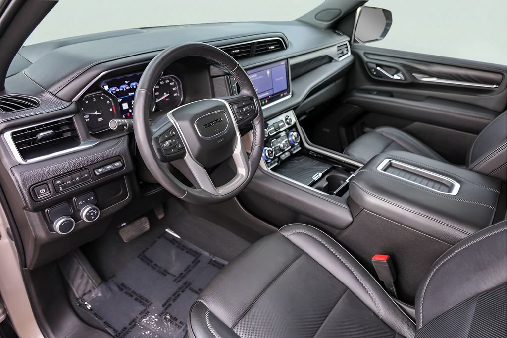 Used 2021 GMC Yukon Denali w/ Advanced Technology Package RWD image 13