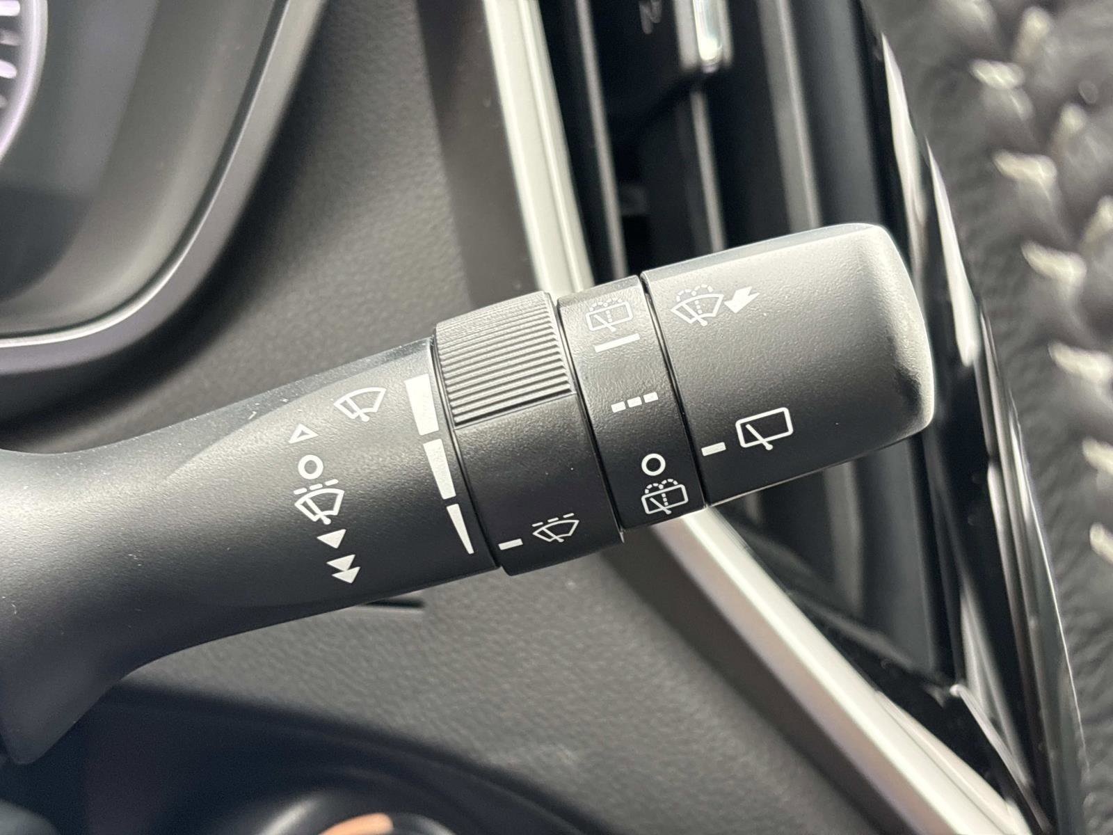 New 2025 Subaru Ascent Limited image 30