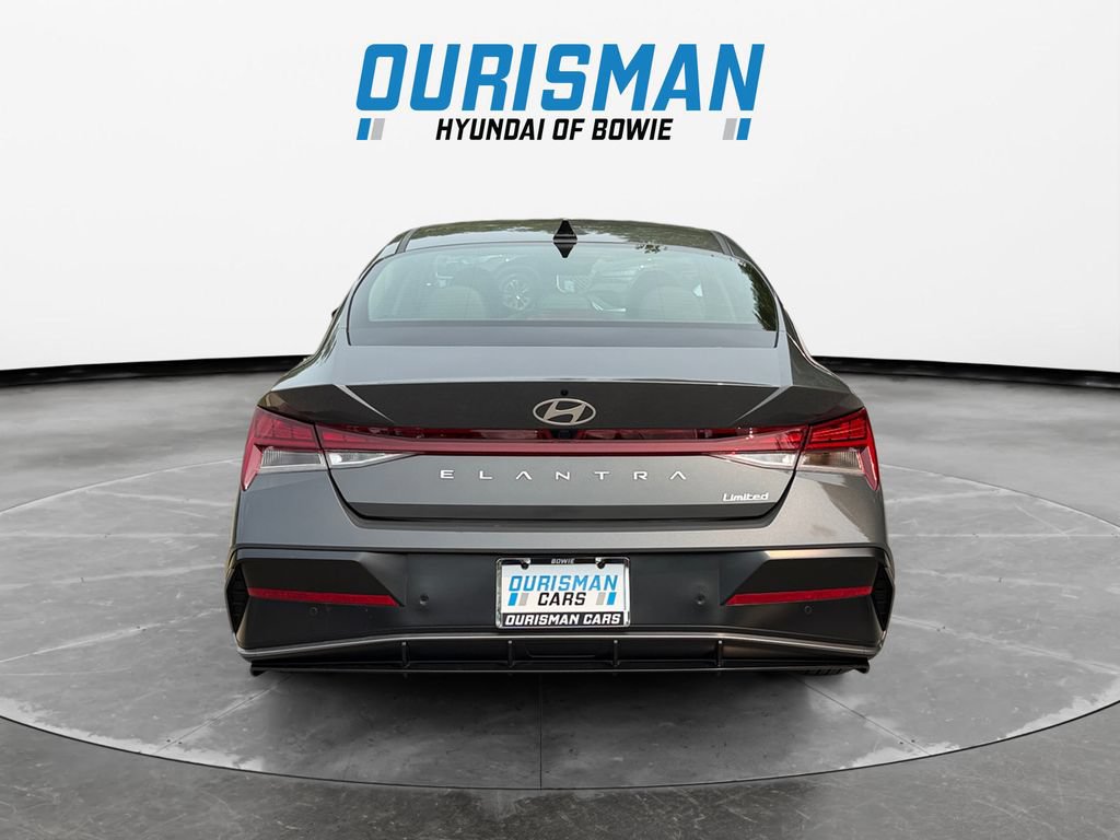 Used 2024 Hyundai Elantra Limited FWD image 5