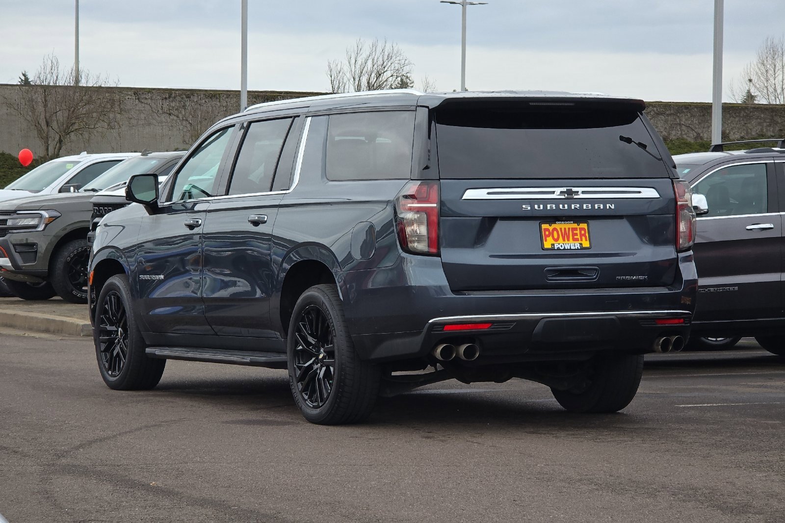 Used 2021 Chevrolet Suburban Premier w/ Premium Package image 6