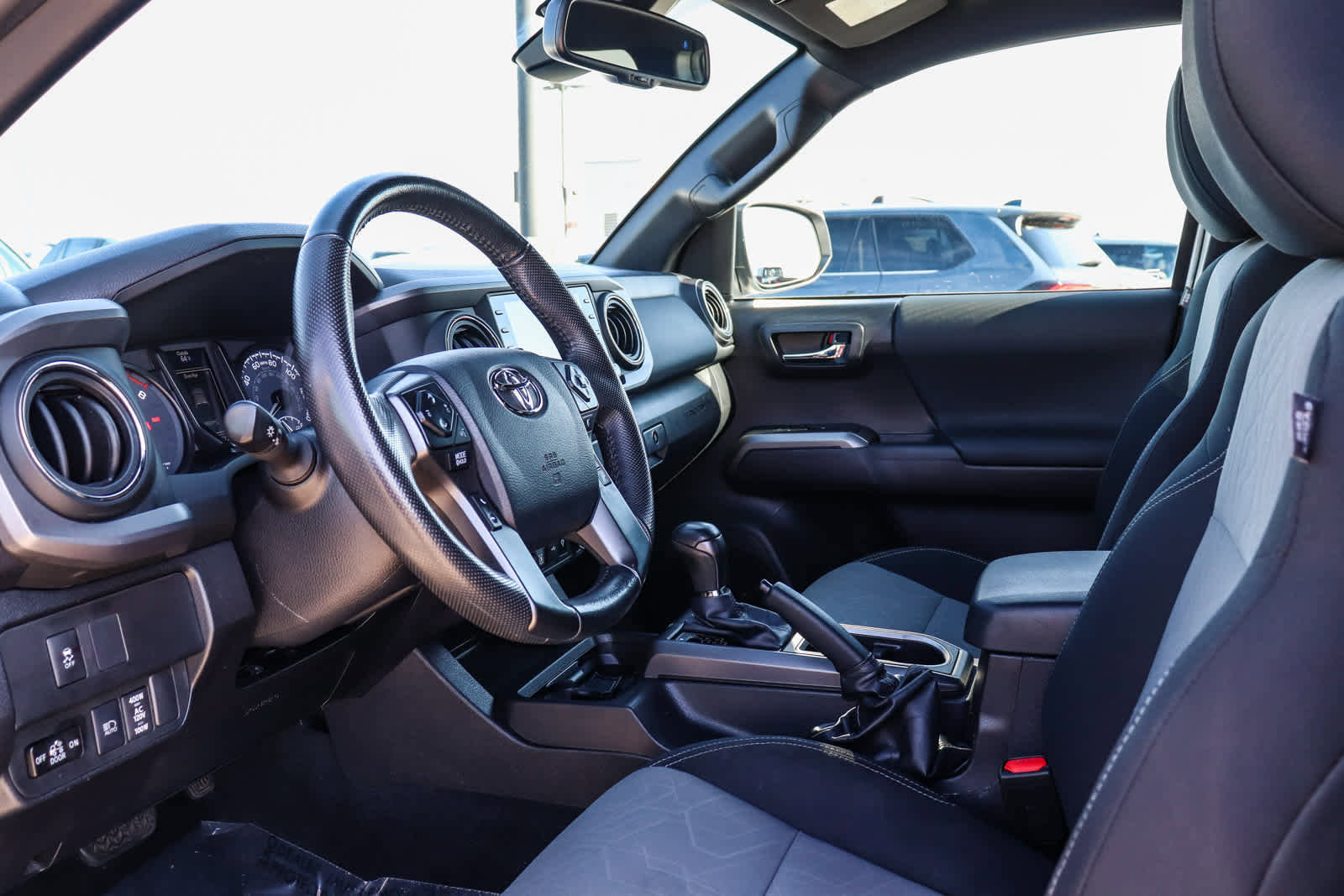 Used 2023 Toyota Tacoma TRD Off-Road image 31