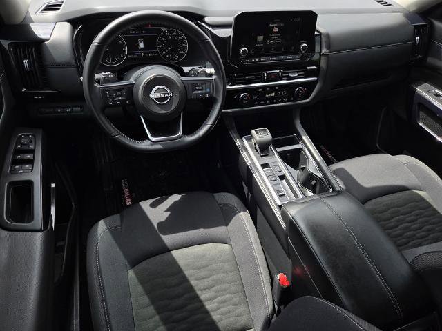 Certified 2025 Nissan Pathfinder SV FWD image 16