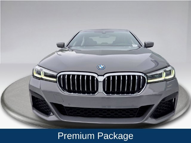 Used 2022 BMW 530e w/ Premium Package RWD image 11