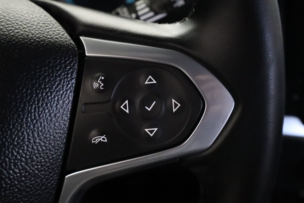 Used 2023 Chevrolet Traverse LT FWD image 24