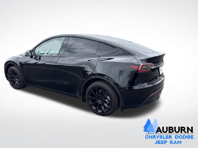 Used 2024 Tesla Model Y Long Range AWD/4WD image 5
