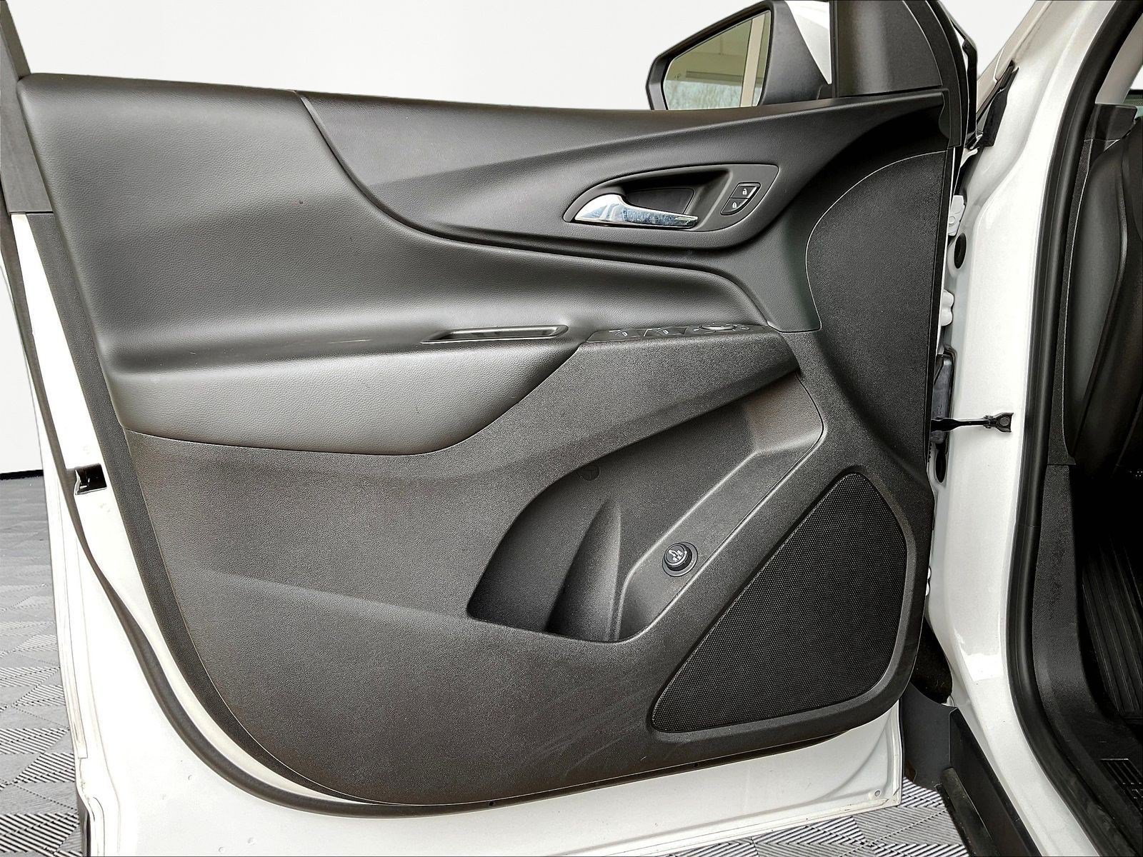 Used 2023 Chevrolet Equinox LT FWD image 19