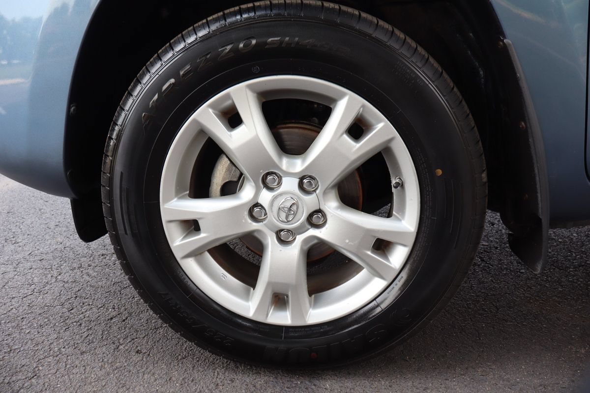 Used 2011 Toyota RAV4 4WD w/ Upgrade Value Pkg image 42