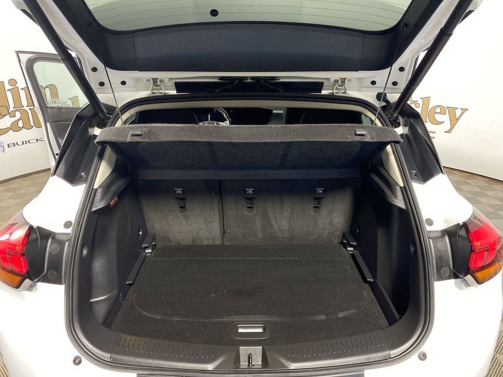 Certified 2024 Buick Encore GX Preferred w/ Comfort Package FWD image 22