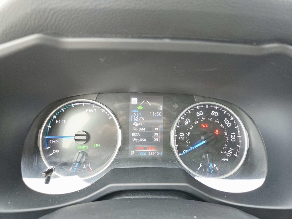 Used 2022 Toyota RAV4 XLE Premium AWD/4WD image 22