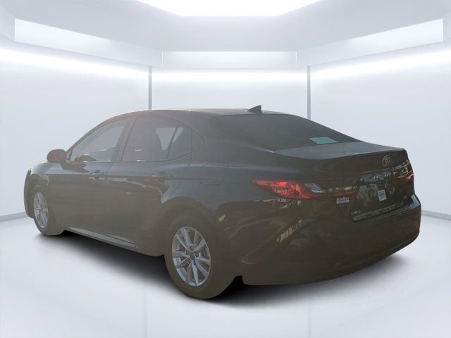Used 2025 Toyota Camry LE FWD image 5