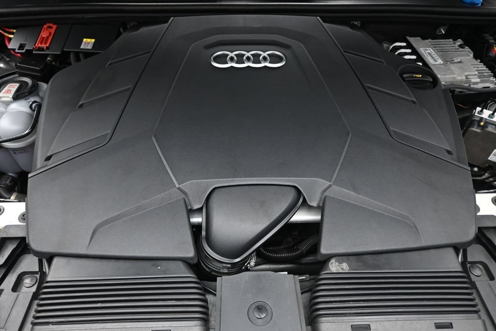 Used 2022 Audi Q7 3.0T Premium Plus w/ Premium Plus Package AWD/4WD image 32