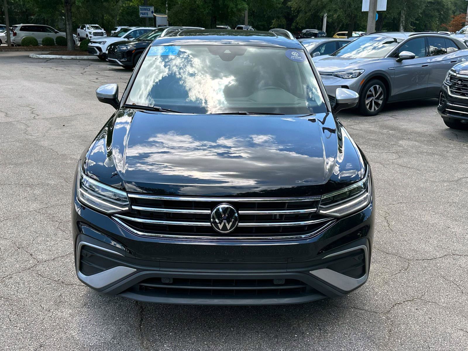 Used 2024 Volkswagen Tiguan Wolfsburg Edition image 8