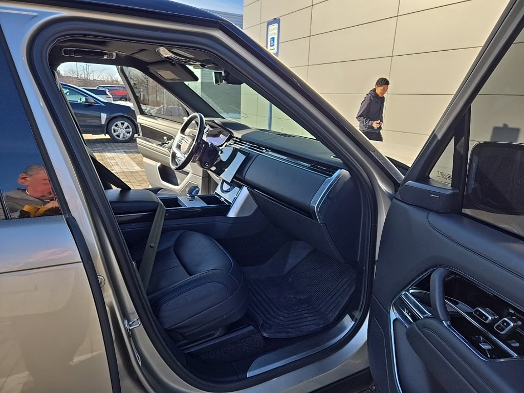 Certified 2024 Land Rover Range Rover SE image 20