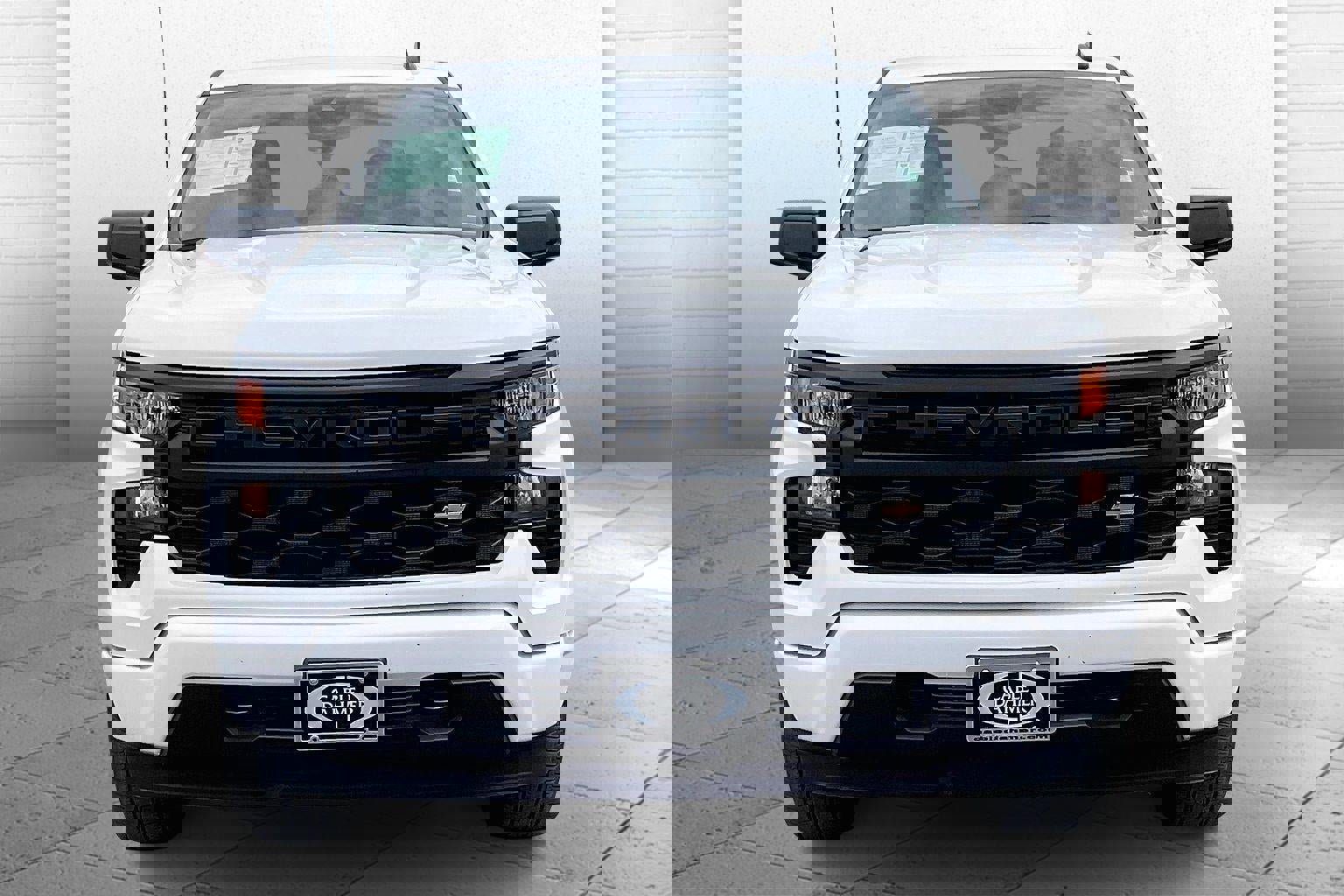 Used 2025 Chevrolet Silverado 1500 Custom image 2