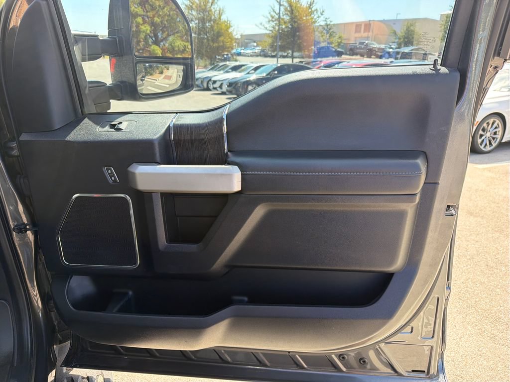 Used 2020 Ford F250 Lariat w/ Tremor Off-Road Package AWD/4WD image 38