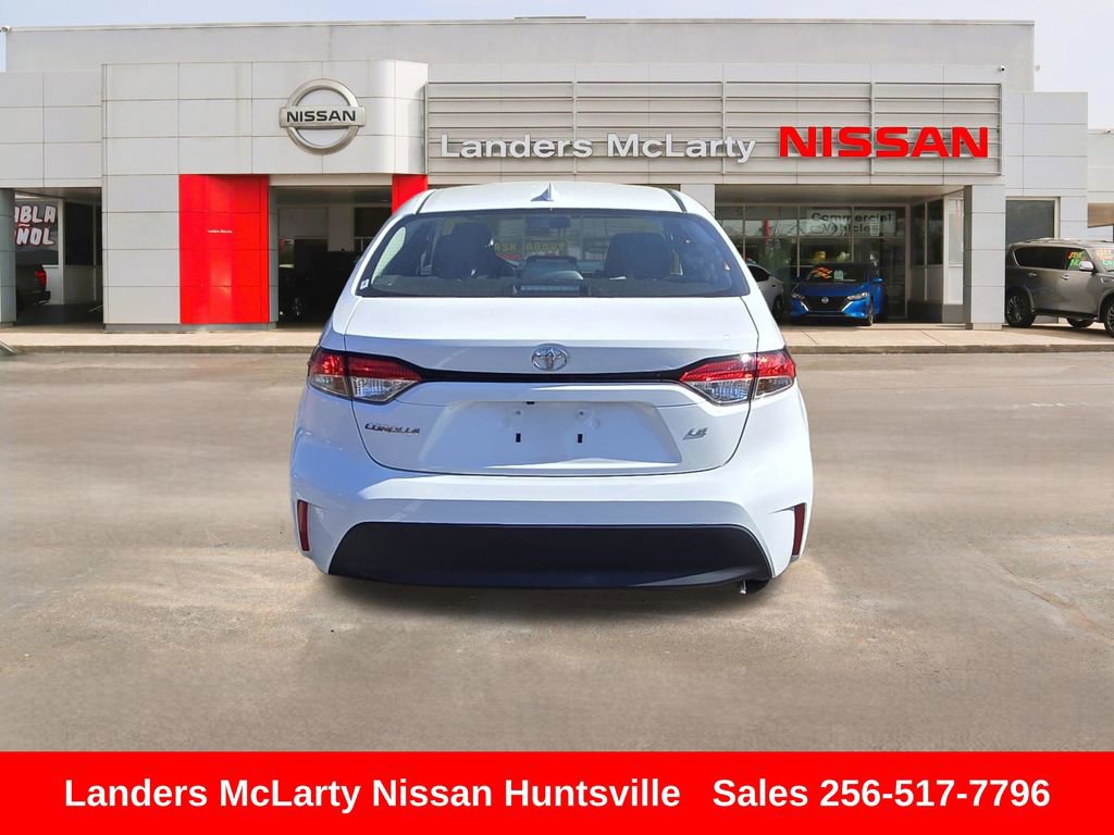 Used 2026 Toyota Corolla LE FWD image 5