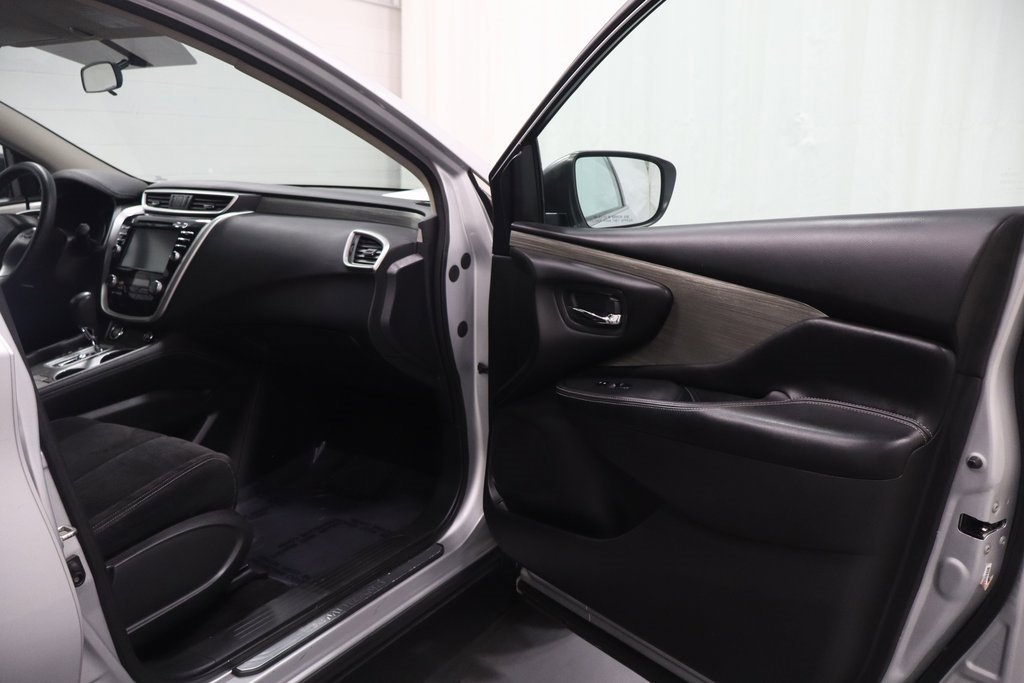 Used 2017 Nissan Murano S w/ Navigation Package image 14