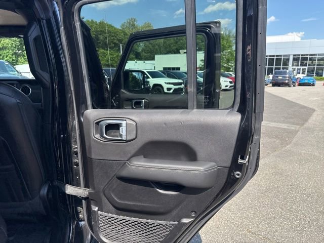 Used 2023 Jeep Wrangler Unlimited Sahara AWD/4WD image 31