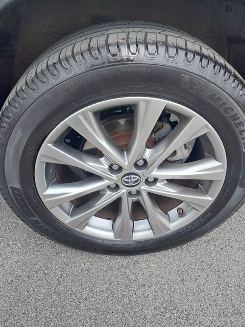 Used 2017 Toyota RAV4 Limited image 32